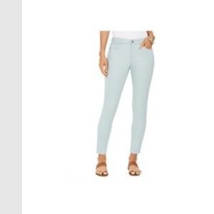 Skinny 'Frost' midrise tummy control jeans, size 6